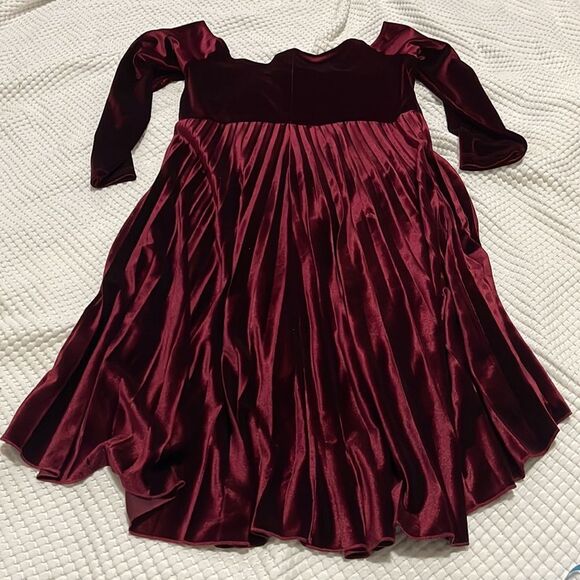 EUC- ASOS- 12. Off Shoulder Velvet Dress - Picture 2 of 8